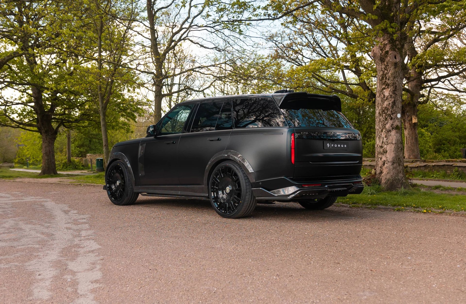 Forge Range Rover D300 Shot from the back